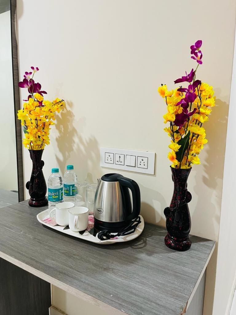 Hotel Blue Petals Шамшабад Екстериор снимка